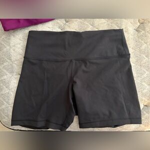 Lululemon Wunder Train Shorts 6” Size 12